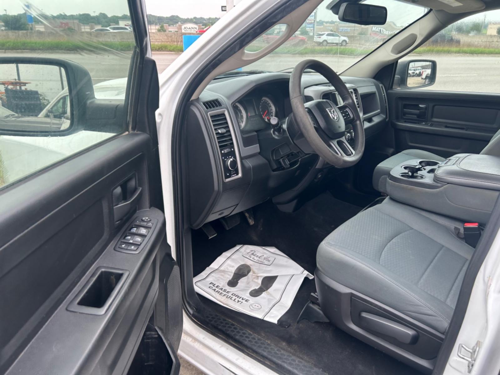 2018 White RAM 1500 Tradesman Crew Cab SWB 4WD (3C6RR7KT2JG) with an 5.7L V8 OHV 16V engine, 8A transmission, located at 1687 Business 35 S, New Braunfels, TX, 78130, (830) 625-7159, 29.655487, -98.051491 - Photo #10